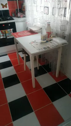 Дет. кроватка .120р. стол-книга 50р