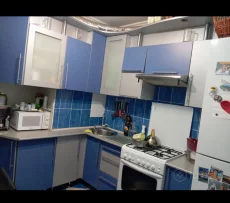 Кухню угловую Blue metallic с мойкой кранами