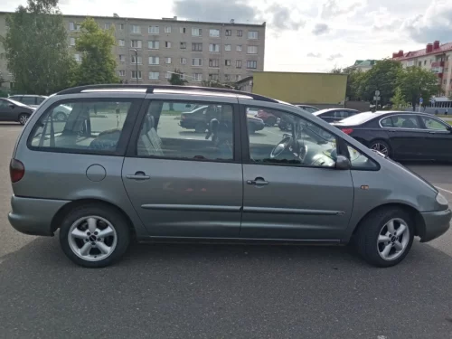 Большой семейный автомобиль хорошее техническое состояние ка