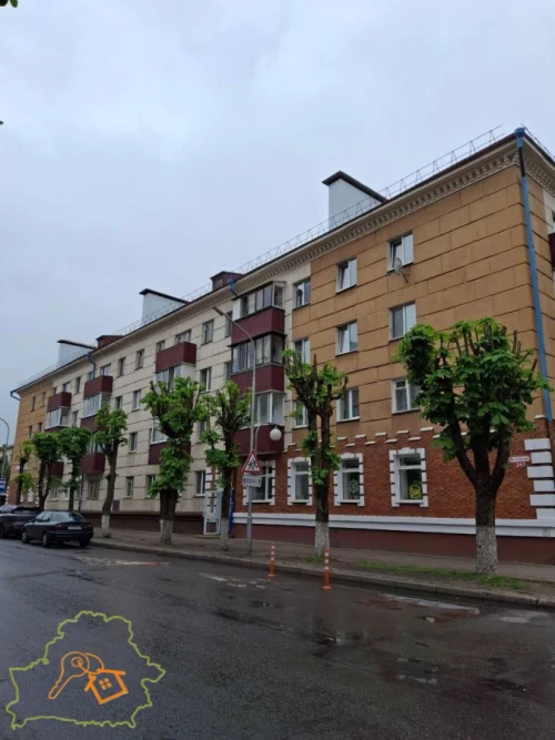 Продаётся 2-х комн. квартира в центре города