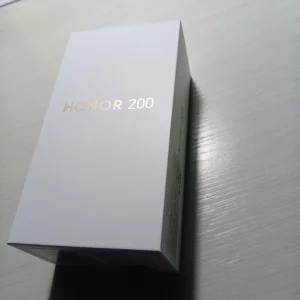 Телефон HONOR 200