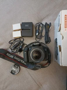 Зеркальный фотоаппарат Canon 600D