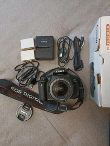 Зеркальный фотоаппарат Canon 600D