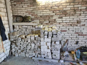 Отдам даром битый кирпич 1.3 куба