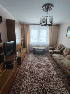 Продам однокомнатную квартиру пр. Строителей 34