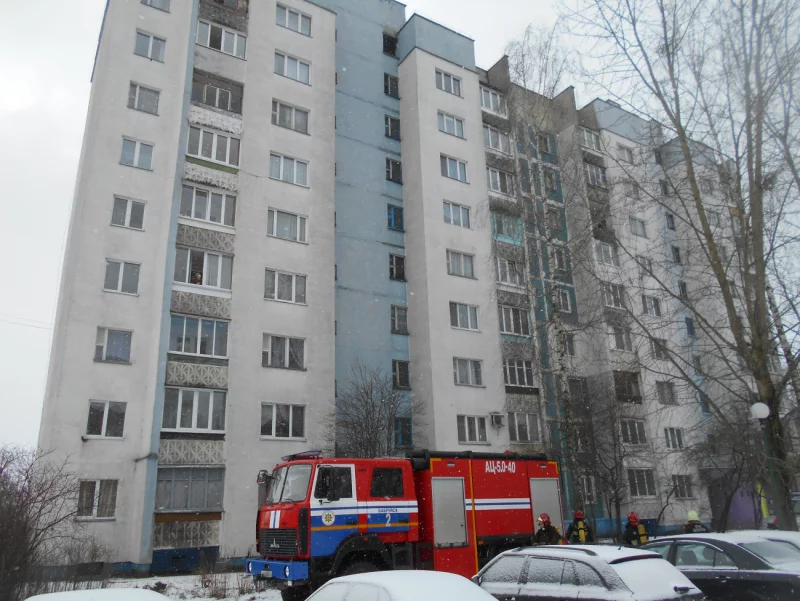 Горели оконная рама, баня и дом: за два дня в Бобруйске произошло три пожара