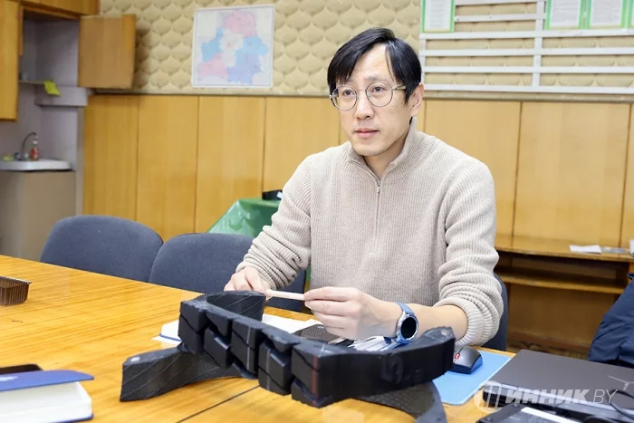 «Приятно, что нас приветствовали по-китайски». Доктор Лью Хуацяо посетил «Белшину»