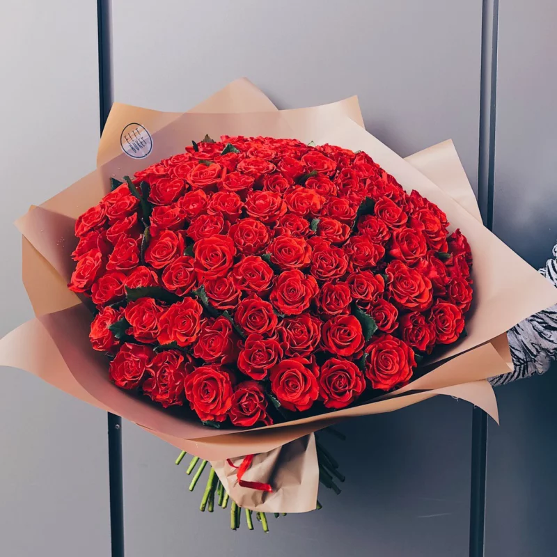 Букет из 101 розы: для каких событий подходит?