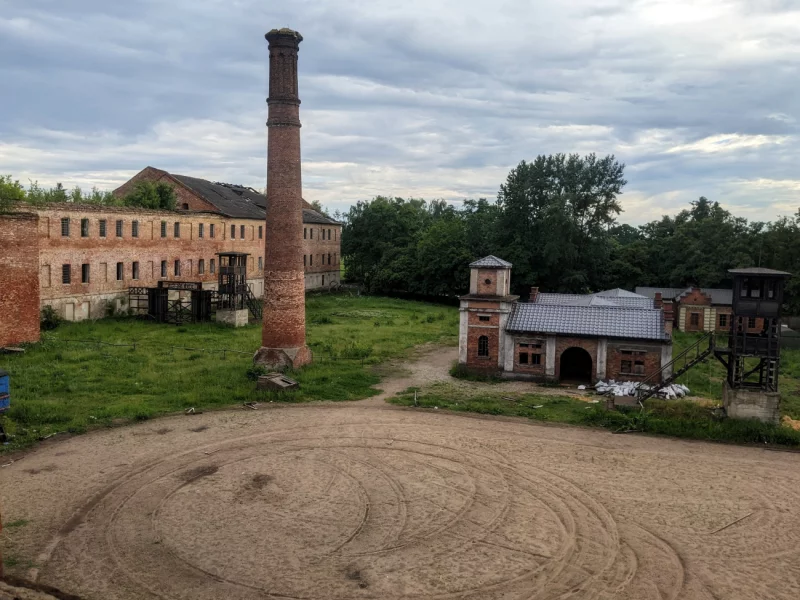 Конный клуб покинул базу в Бобруйской крепости. И сразу активизировались сталкеры