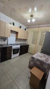 1 комн. квартиру на длительный срок