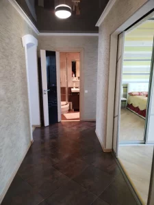 2- комнатная квартира с ремонтом в центре города