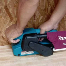 Ленточная шлифмашинка Makita 9911