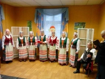 «К нам стучится Новый год»