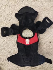 Нагрудник хоккейный Bauer Vapor