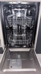 Посудомоечную машину Haier HDWE10-292RU. 550рублей