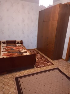 2-х комнатную квартиру 6 микрорайон на длительный срок