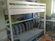 Двухъярусную кровать