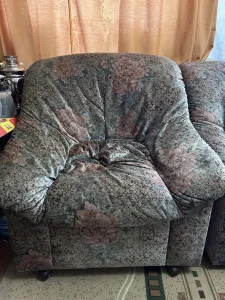 Диван и два кресла