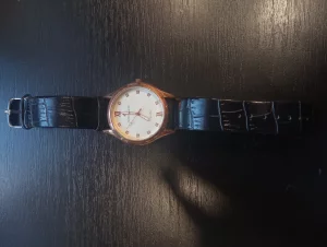 часы наручные кварцевые Patek Philippe реплика. Цвет золотая патина.