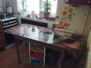 Стол - 200 рублей
