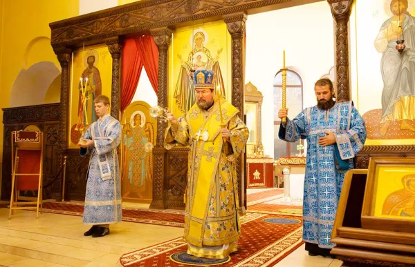 Епископ Бобруйский и Быховский Серафим совершил всенощное бдение в кафедральном соборе святителя Николая накануне праздника Покрова Пресвятой Богородицы