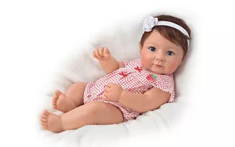 Волшебный мир в маленьких руках: почему кукла – это больше, чем просто игрушка