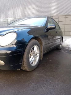 Mercedes Benz C200 2.0 6-МКПП 2002 г/в