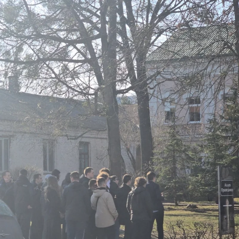 Подростки в Бобруйске на экскурсии