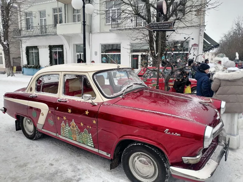 «Красный пищевик» дарит бобруйчанам новогоднее настроение. Фотофакт.