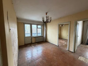 4-х комнатная квартира в центре по ул. Октябрьская, 123. 27700 у.е