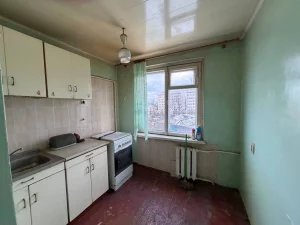 4-х комнатная квартира в центре по ул. Октябрьская, 123. 27700 у.е