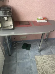 Угловую кухню с вытяжкой, срочно