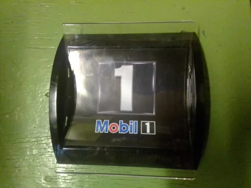 Монетницу Mobil новую