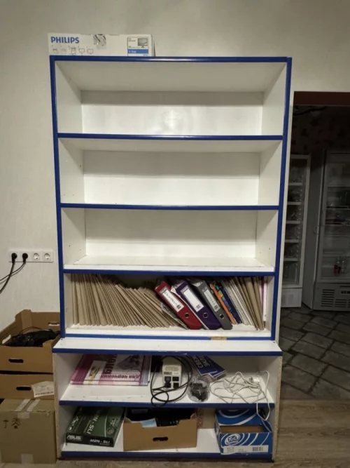 Торговые полки. Цена 80 р