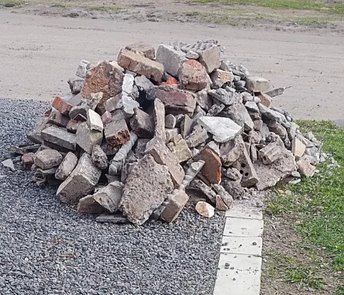 Кирпич битый, 0 р. Самовывоз ул Ревинского. 6