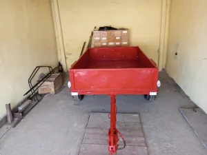 Прицеп металлический для легкового автомобиля