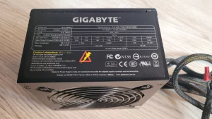 Блок питания GIGABYTE Peak power 720W