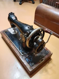 Швейная машина