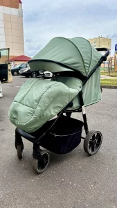 Всесезонная прогулочная коляска