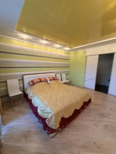 2- комнатная квартира с ремонтом в центре города