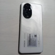 Телефон HONOR 200