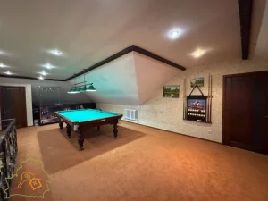 Добротный и просторный коттедж