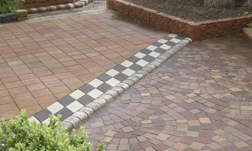 Тротуарная плитка должна быть уложена качественно