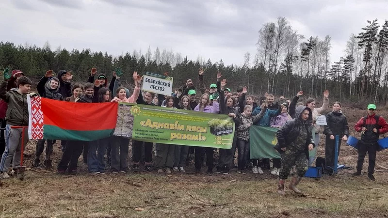 Акция "Аднавiм лясы разам!" продолжается