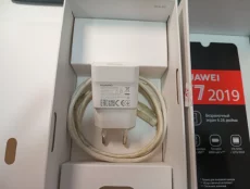 Смартфон Huawei Y7 2019 3/32GB в отличном состоянии