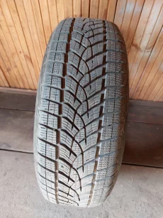 Шины 215/65/17 Goodyear