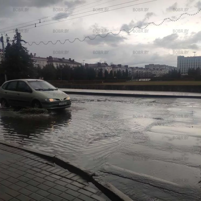 Берём лодку, вёсла и поплыли. 