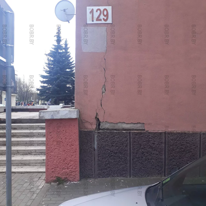 Трещит по швам