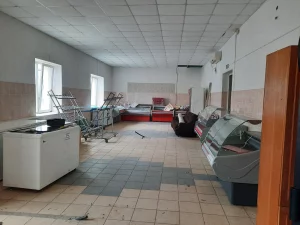 Торговые места (роллеты, павильоны, торговые прилавки)