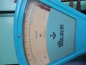 Весы торговые 10 кг с комплектом гирь в отличном состоянии